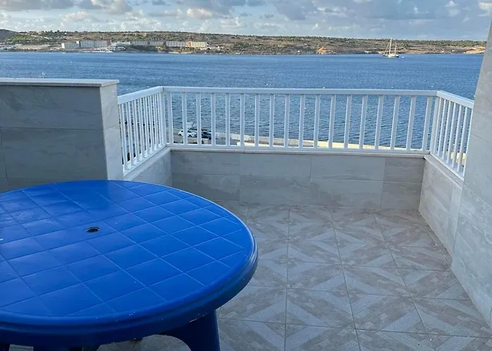Mellieha Seaview Penthouse Apartament